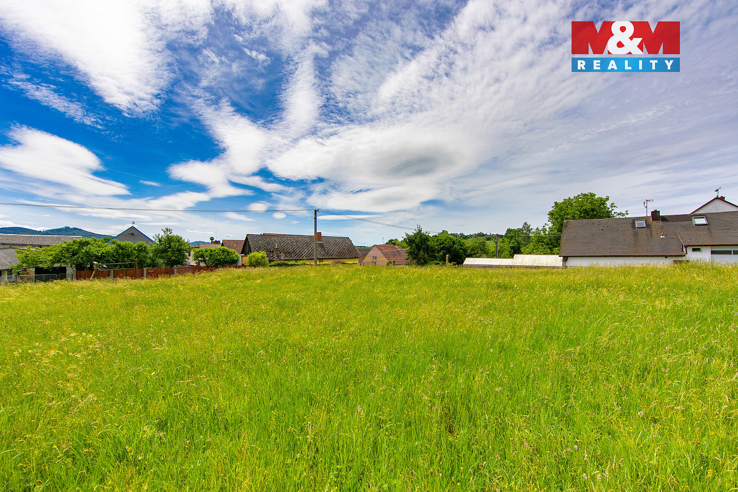 Prodej stavebního pozemku 907 m² – pohled 3