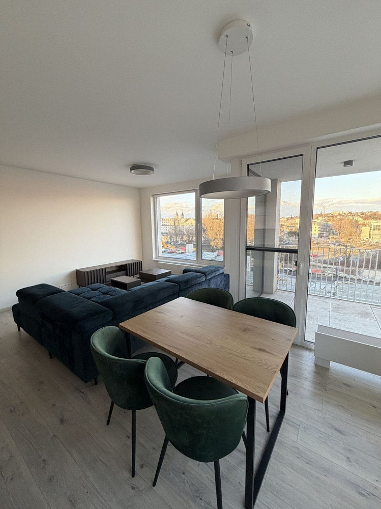 Pronájem bytu 2+kk 60 m² – fotografie 2