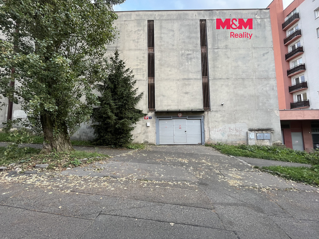 Pronájem garážového stání, 15 m2, Praha, ul. Pod Klaudiánkou