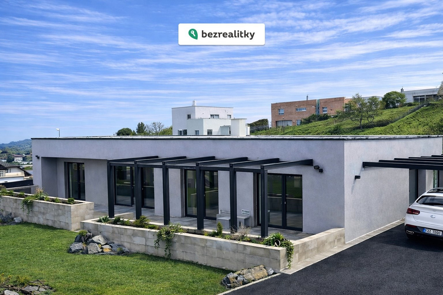 Prodej domu 216 m² s pozemkem 1 094 m²