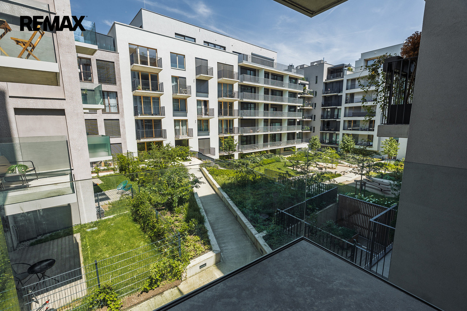 Pronájem bytu 3+kk 77 m² — photo 3