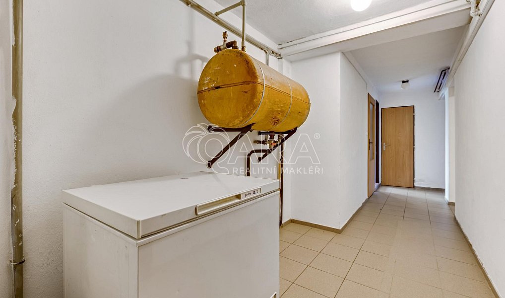 Prodej domu 307 m² s pozemkem 619 m², Mrač – náhled fotky 23