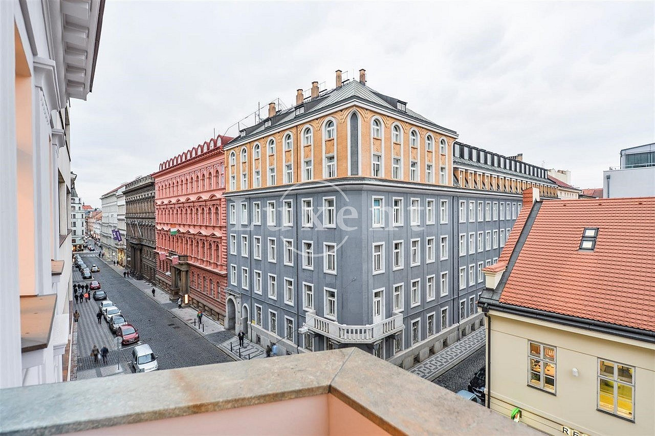 Pronájem kanceláře 117 m²