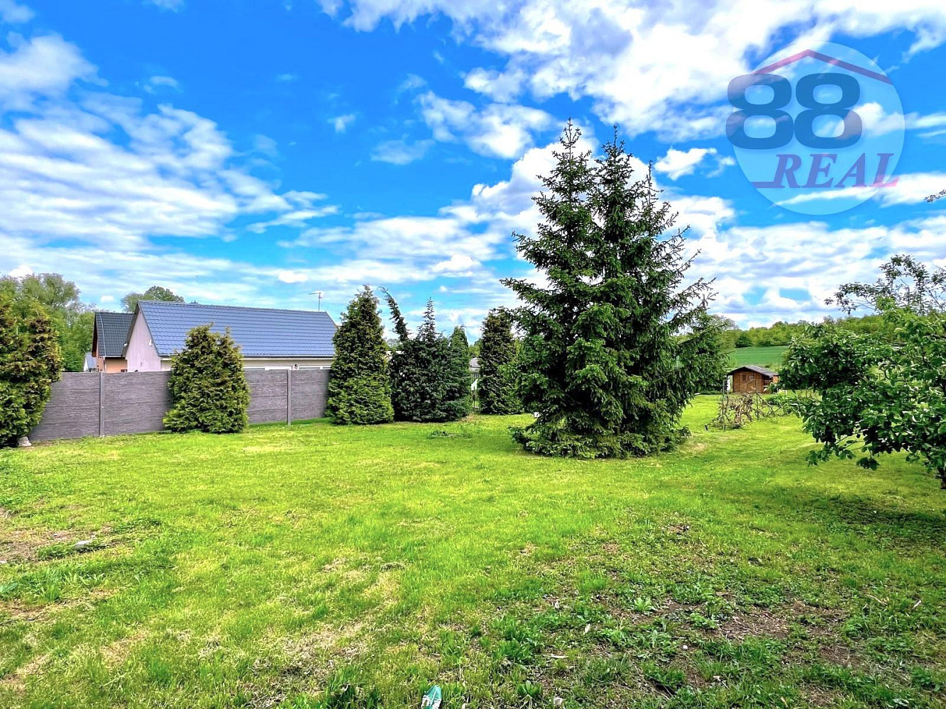 Prodej stavebního pozemku 1 301 m² – fotografie 2