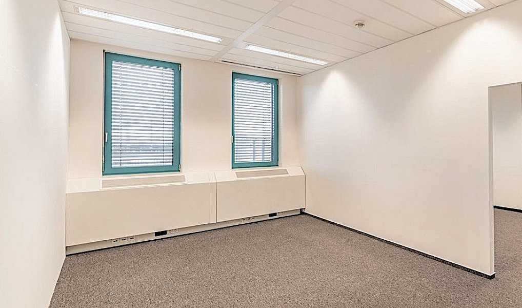 Pronájem kanceláře 242 m², Ořech – náhled fotky 6
