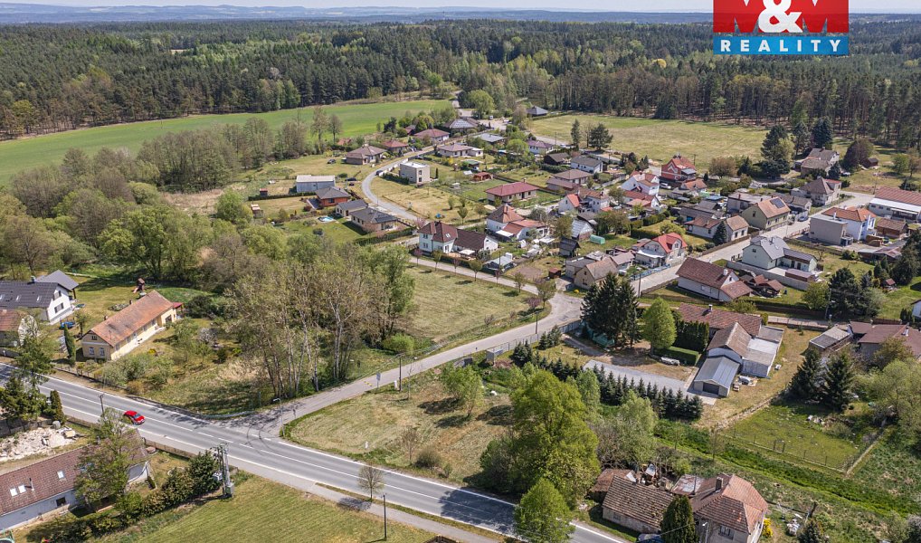 Prodej stavebního pozemku 1 402 m², Veliny – náhled fotky 9