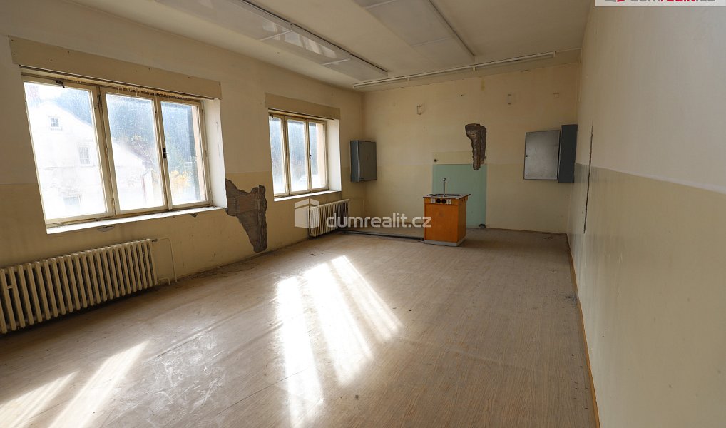 Prodej komerčního objektu (jiného typu) 1 600 m², Kraslice – náhled fotky 12