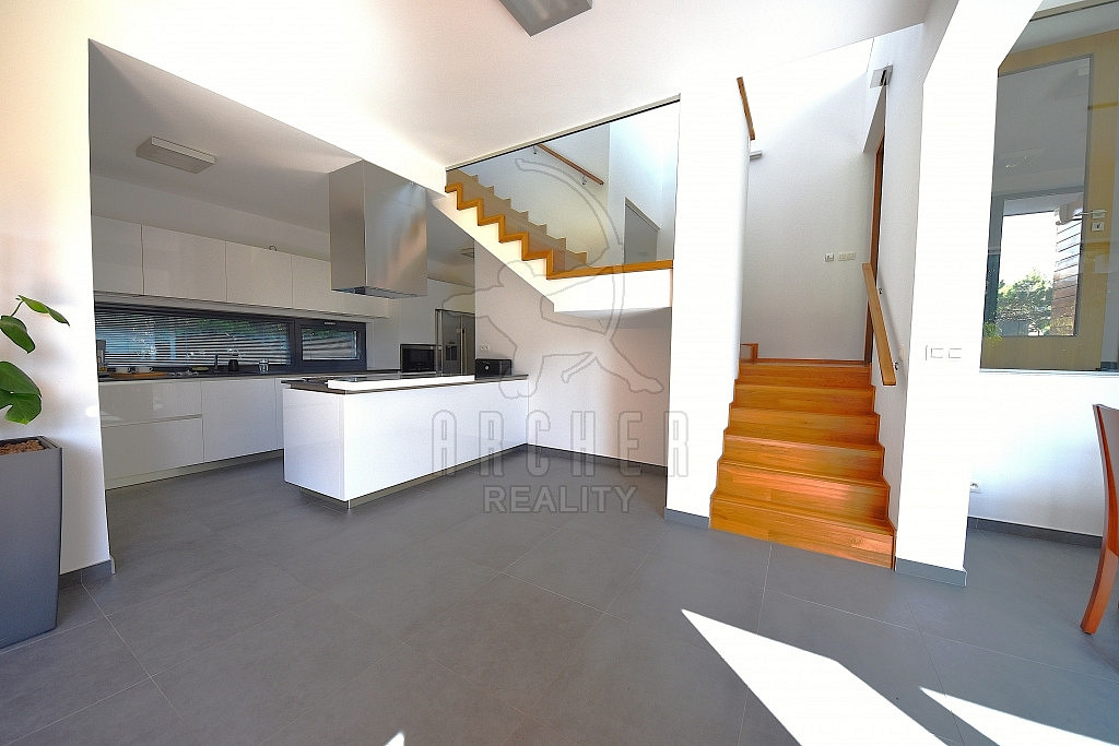Prodej domu 301 m² s pozemkem 1 000 m² – fotografie 3