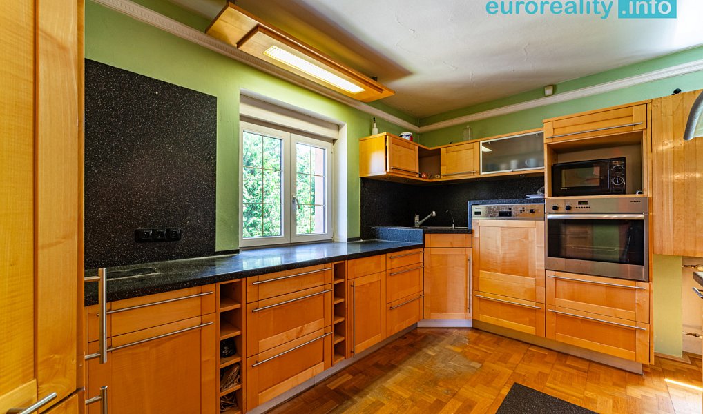 Pronájem domu 210 m² s pozemkem 1 068 m², Aš – náhled fotky 2