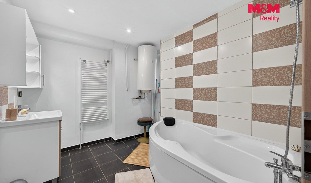 Prodej domu 190 m² s pozemkem 143 m², Kunžak – náhled fotky 8
