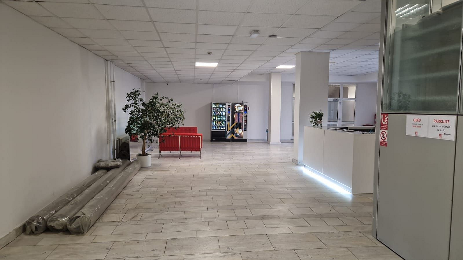 Pronájem obchodních prostor 450 m² – fotografie 5