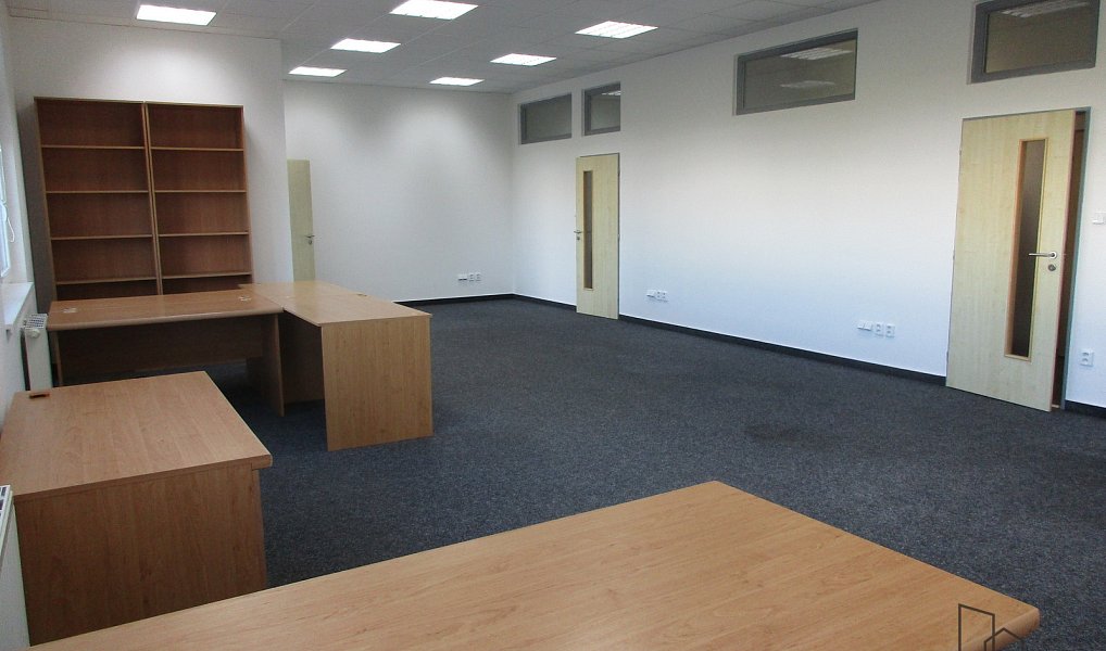 Pronájem kanceláře 105 m², Veselí nad Moravou – náhled fotky 3