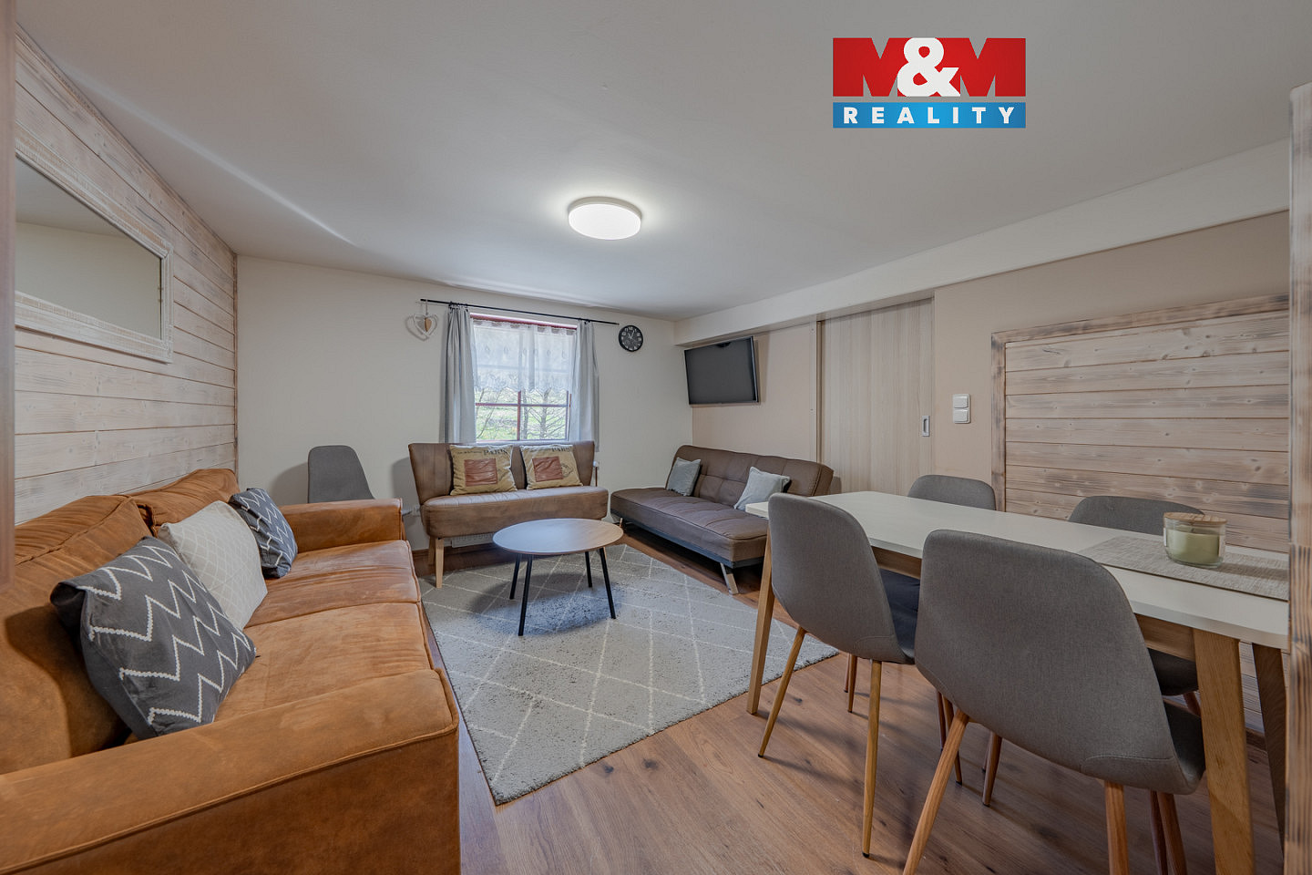 Prodej domu 180 m² s pozemkem 1 000 m²