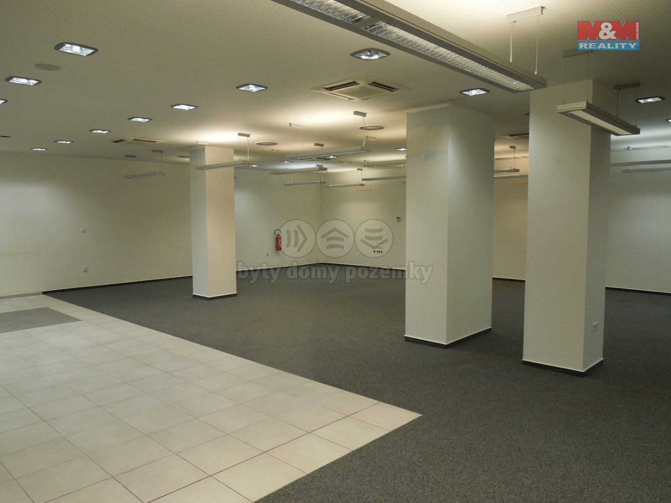 Pronájem obchodních prostor 398 m² — photo 3