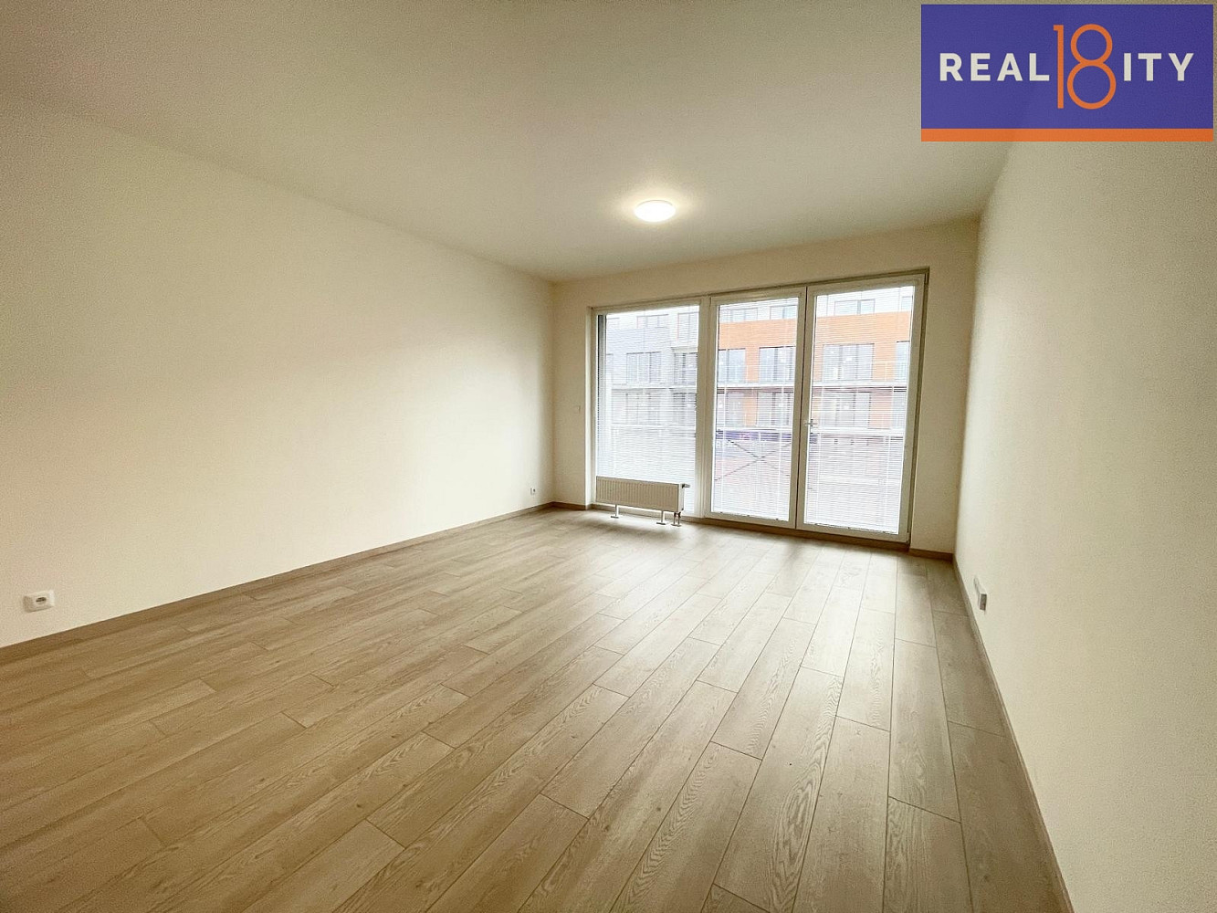 Pronájem bytu 1+kk 35 m² – fotografie 2