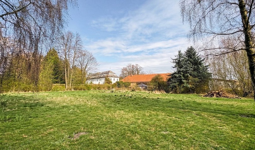 Prodej stavebního pozemku 8 421 m², Církvice – náhled fotky 4