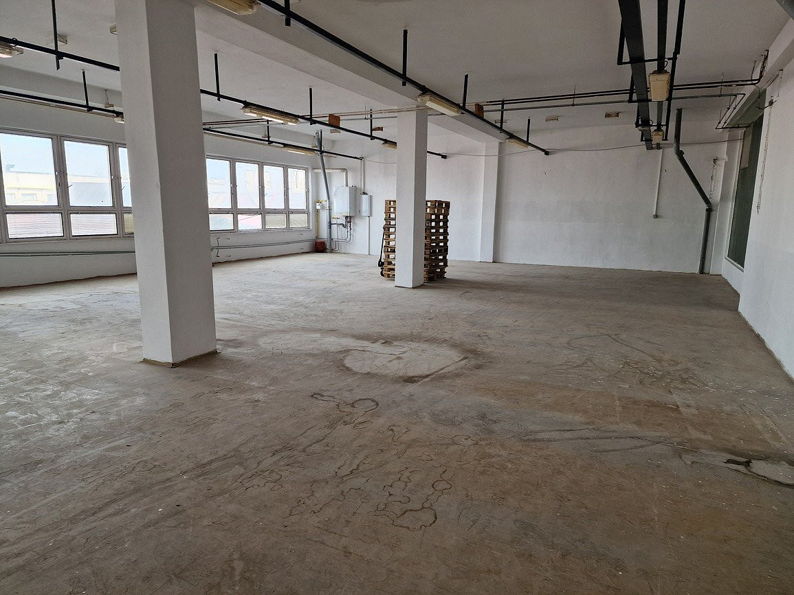 Pronájem výrobních prostor 298 m²