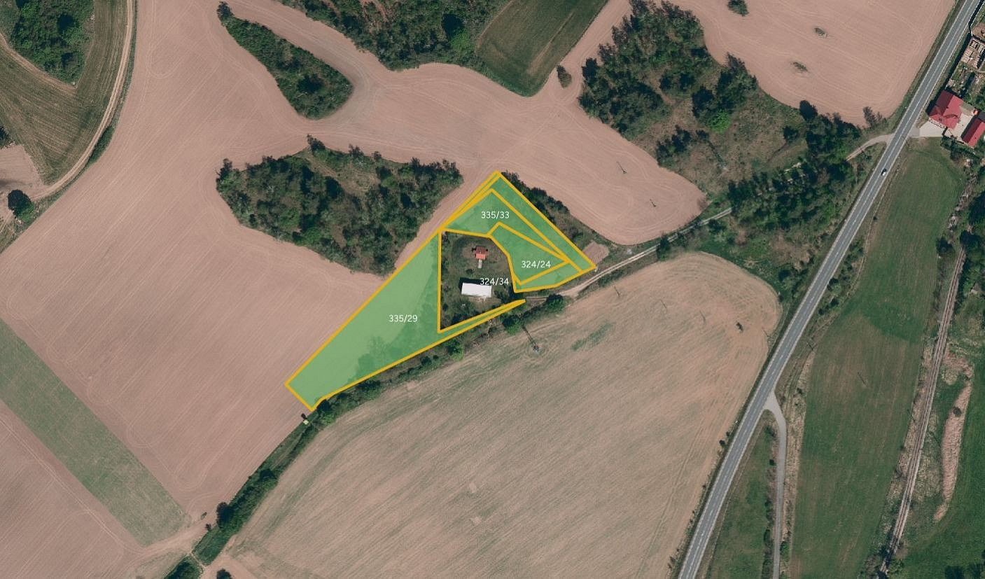 Prodej pole 7 413 m²