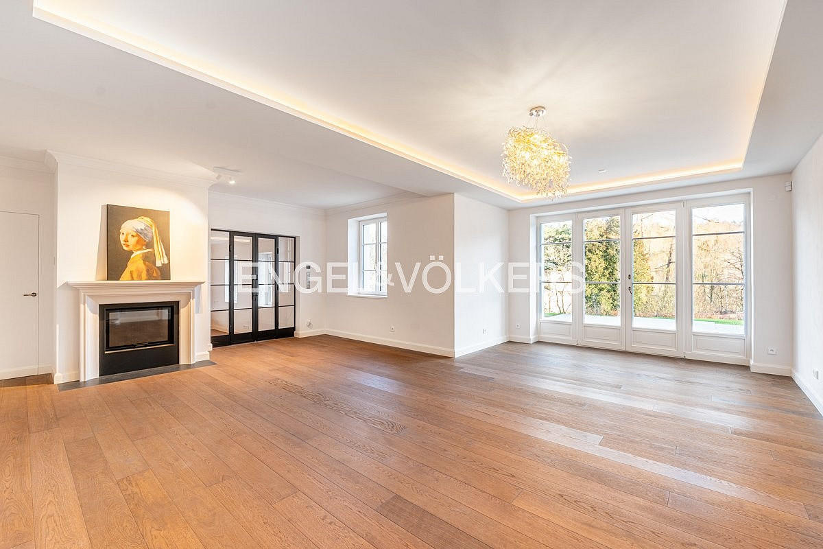 Prodej domu 253 m² s pozemkem 2 005 m² — photo 2