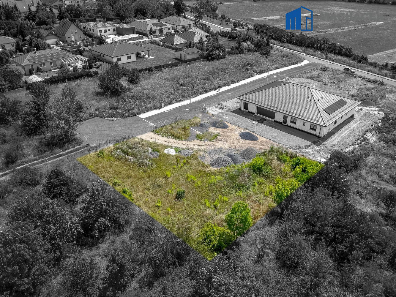Prodej stavebního pozemku 938 m² – fotografie 4