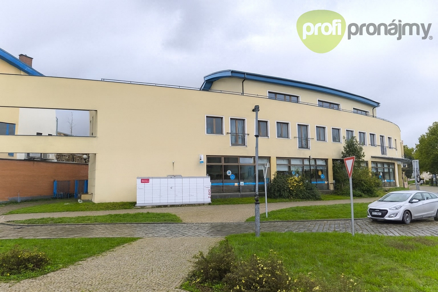 Pronájem kanceláře 78 m² – fotografie 2