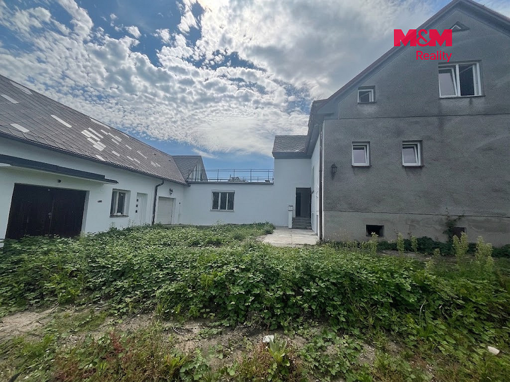 Prodej domu 260 m² s pozemkem 779 m² – fotografie 2