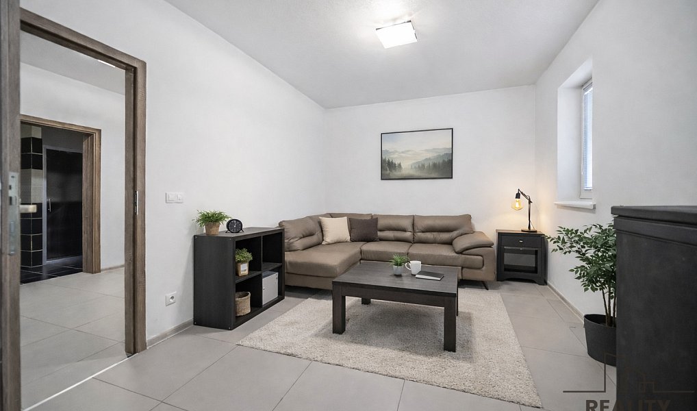 Prodej domu 200 m² s pozemkem 1 061 m², Choltice – náhled fotky 25