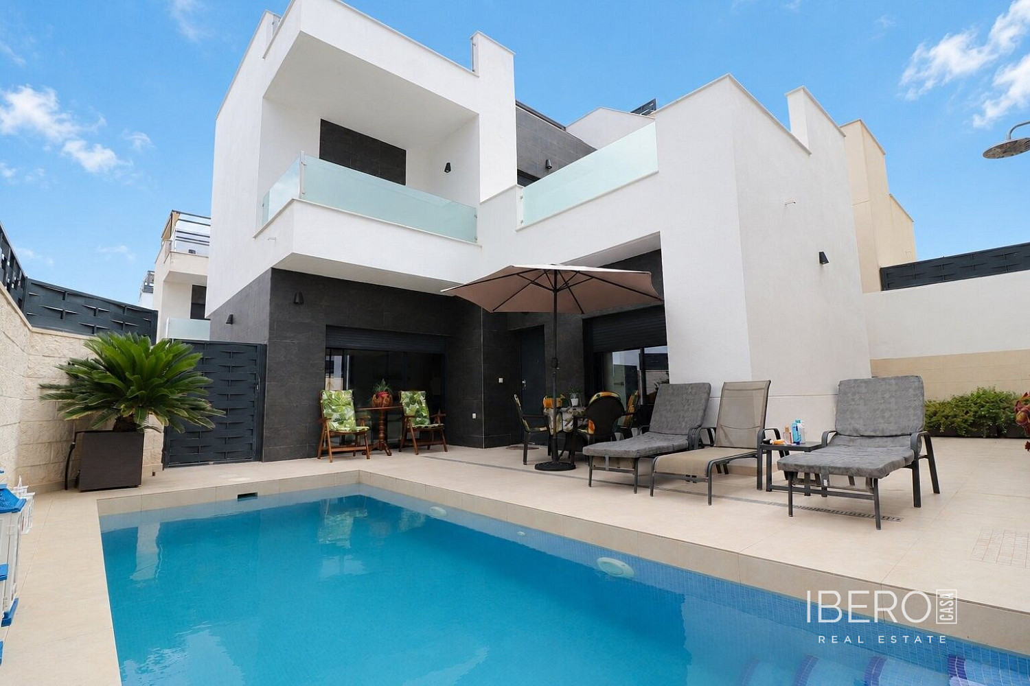 Prodej domu 108 m² s pozemkem 182 m²