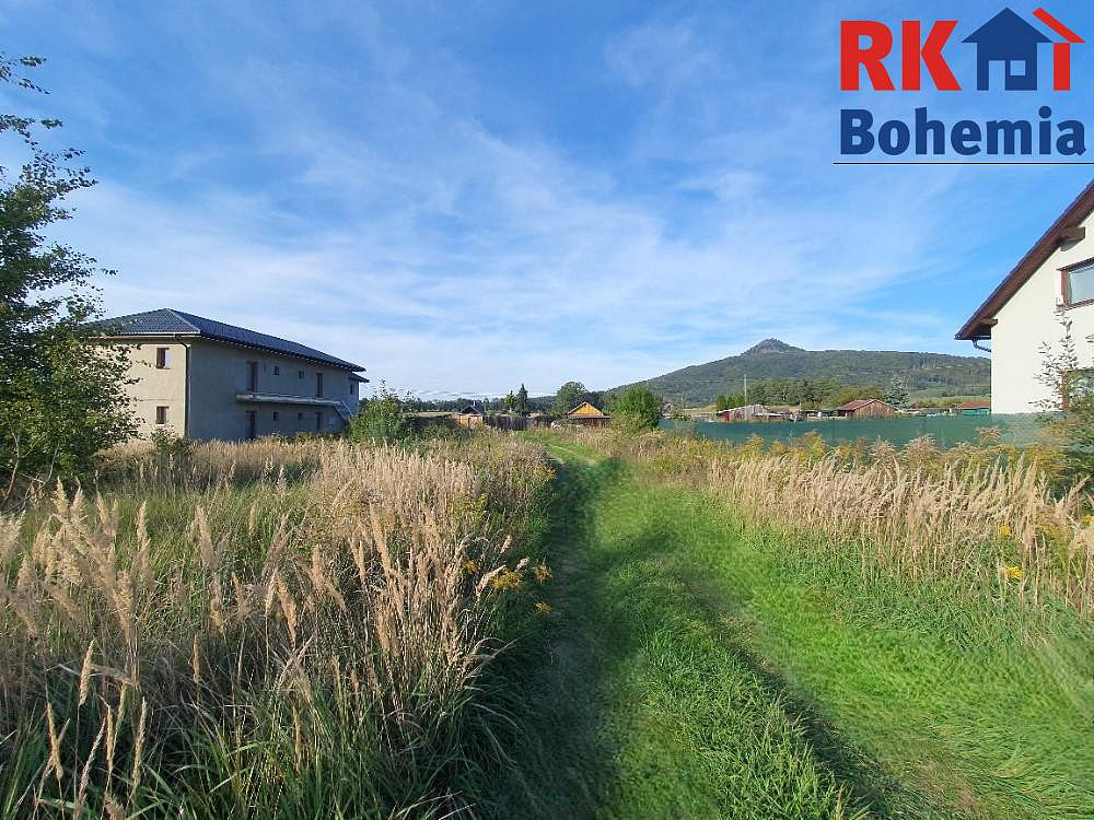 Prodej stavebního pozemku 1 401 m² – fotografie 2