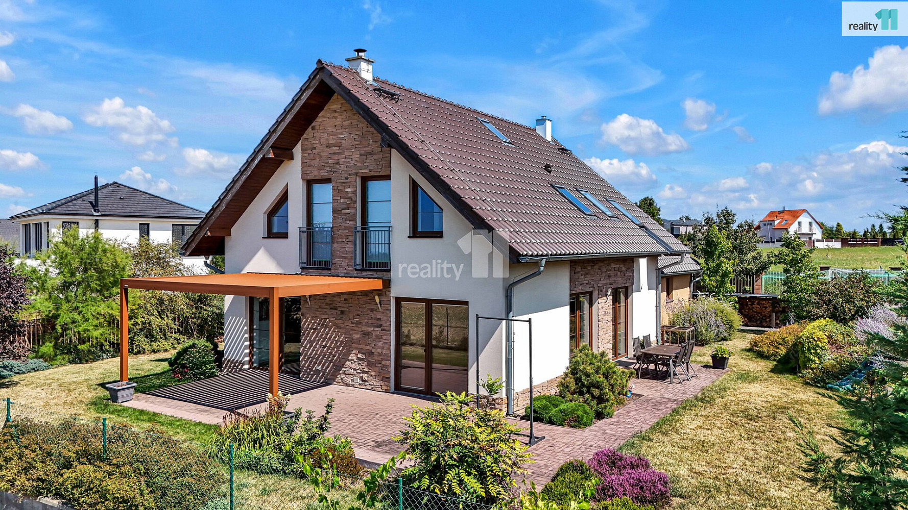 Prodej domu 238 m² s pozemkem 1 269 m²