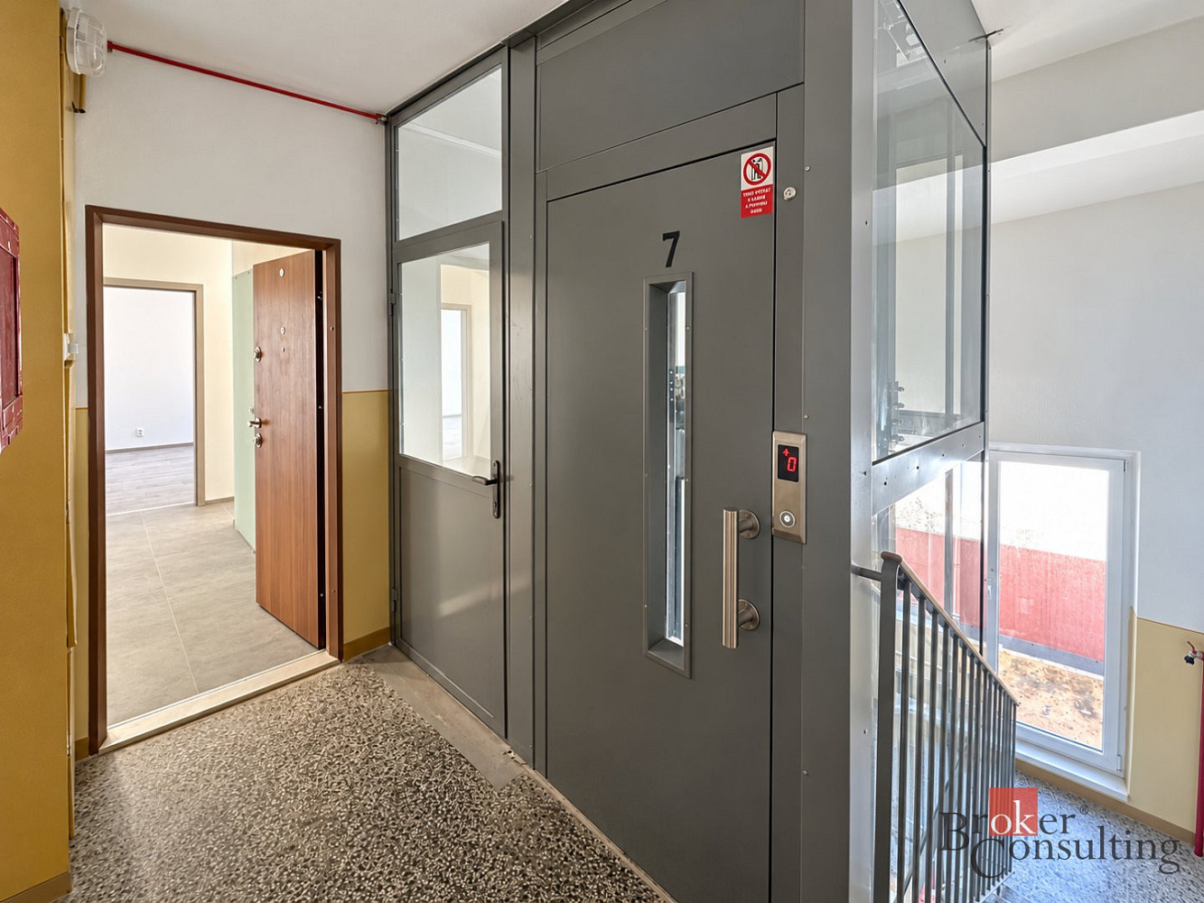 Pronájem bytu 2+1 60 m² – fotografie 4
