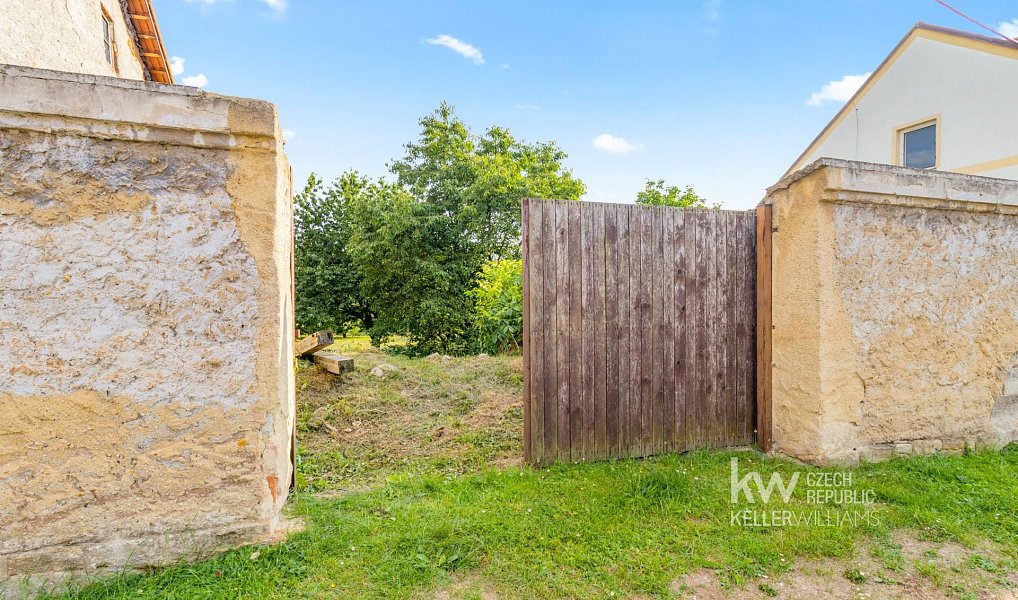 Prodej domu 181 m² s pozemkem 1 485 m², Kněževes – náhled fotky 15