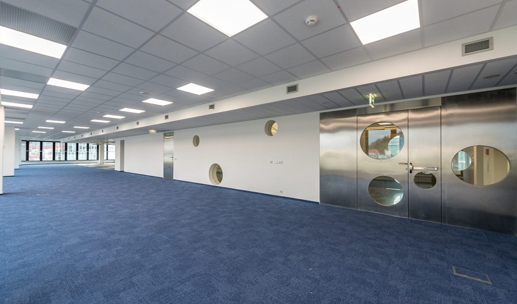 Pronájem kanceláře 379 m², Praha – náhled fotky 4