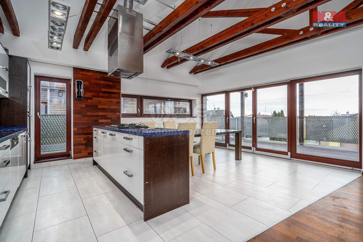 Prodej domu 272 m² s pozemkem 832 m² — photo 2