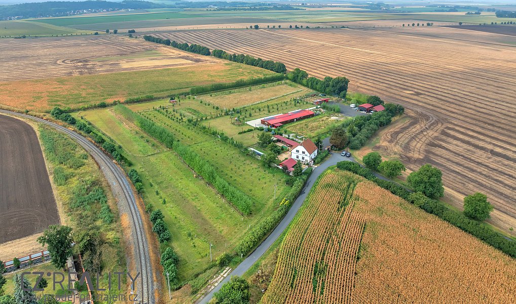 Prodej komerčního objektu (jiného typu) 345 m², Pečky – náhled fotky 2