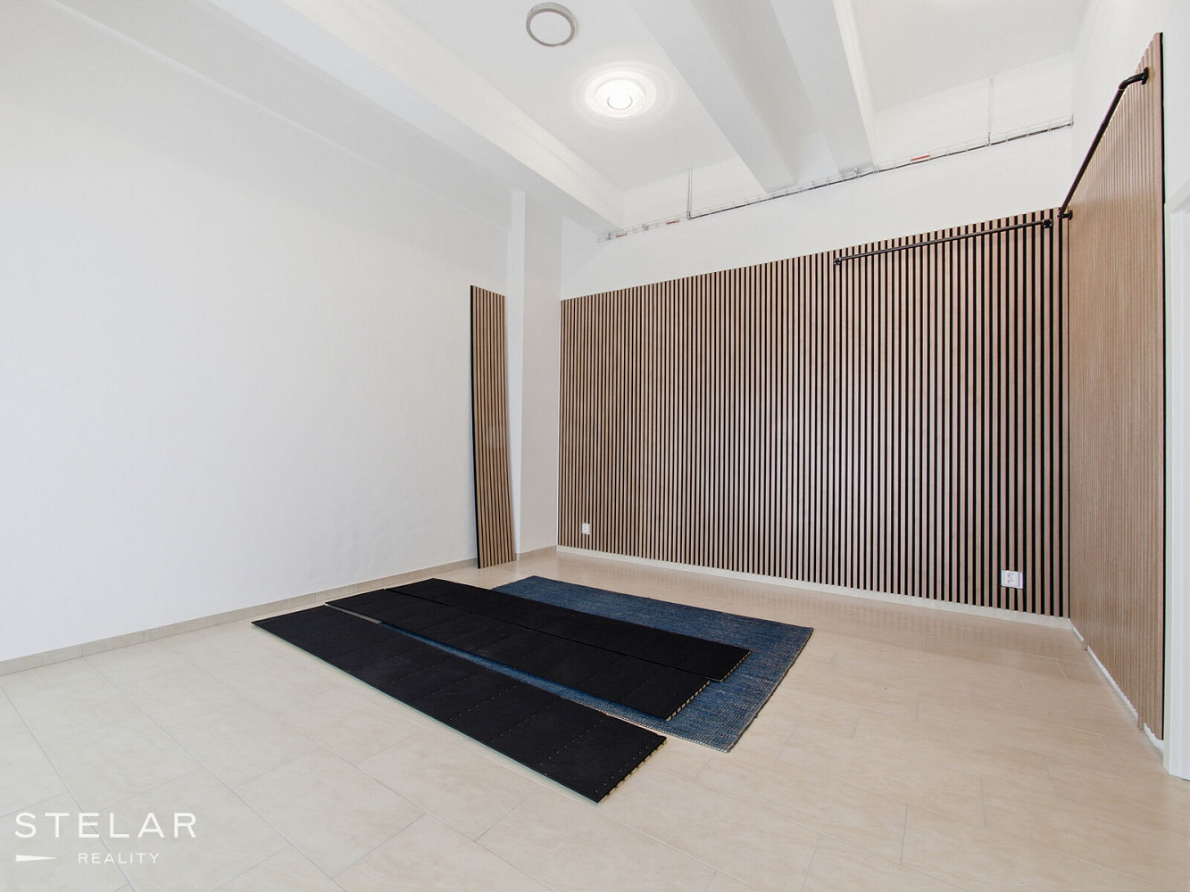 Pronájem kanceláře 213 m² – fotografie 3
