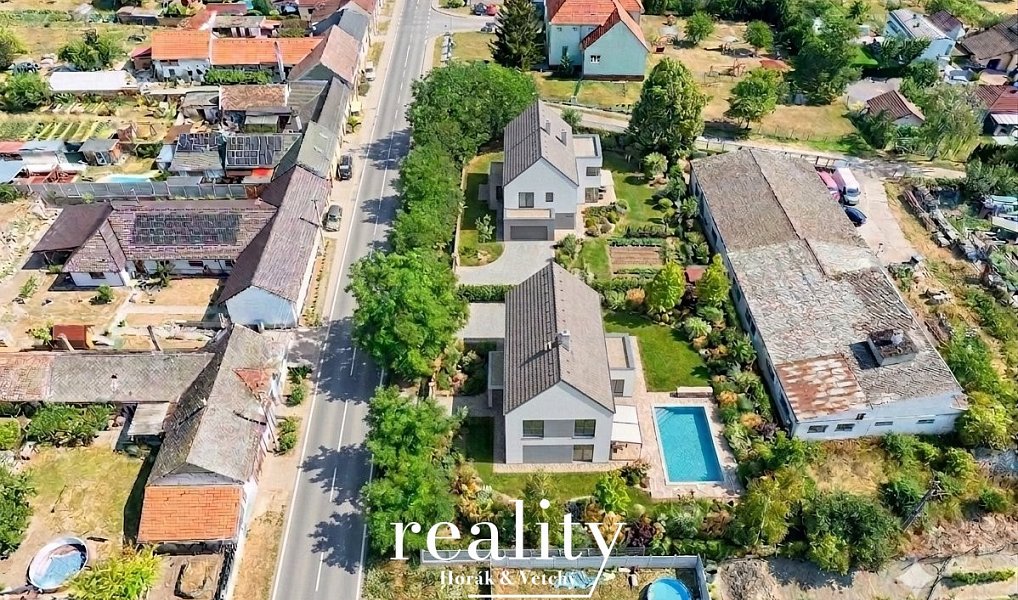 Prodej stavebního pozemku 2 002 m², Drnholec – náhled fotky 3