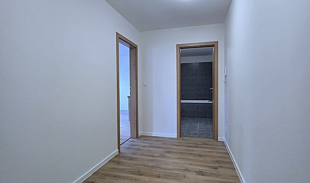 Prodej bytu 1+kk 42 m², Benešov – náhled fotky 7