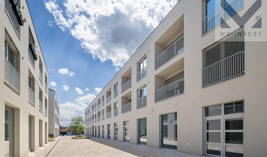 Prodej obchodních prostor 109 m², Hostivice – náhled fotky 3