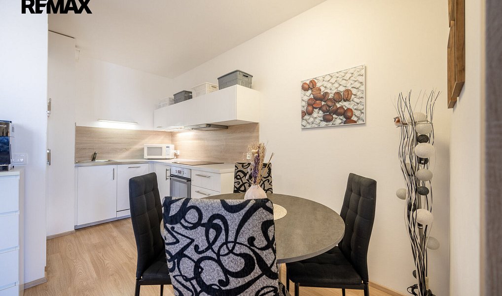 Prodej bytu 2+kk 42 m², Praha – náhled fotky 4