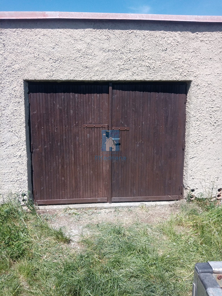 Pronájem garáže, březnice, ulice rožmitálská, 19 m2