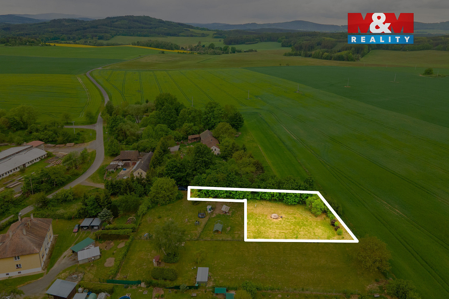 Prodej stavebního pozemku 1 016 m² — photo 2