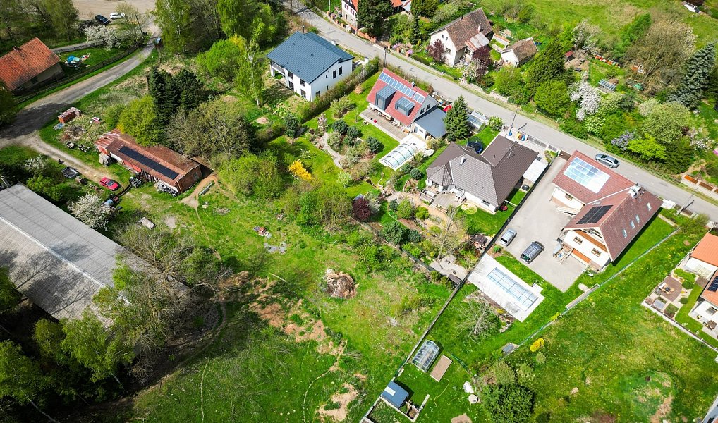 Prodej stavebního pozemku 1 878 m², Velké Popovice – náhled fotky 7