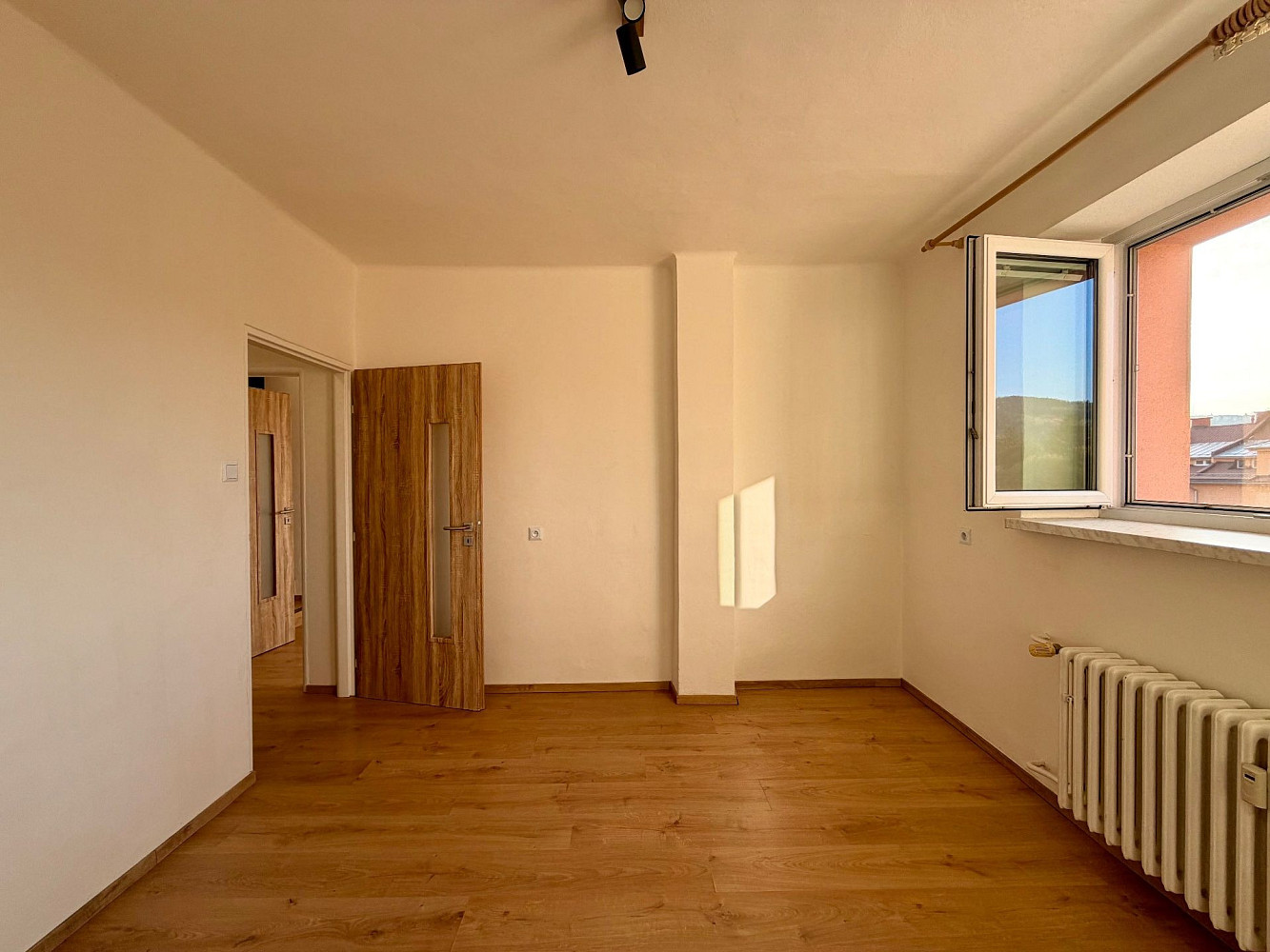 Pronájem bytu 2+1 45 m² – fotografie 2