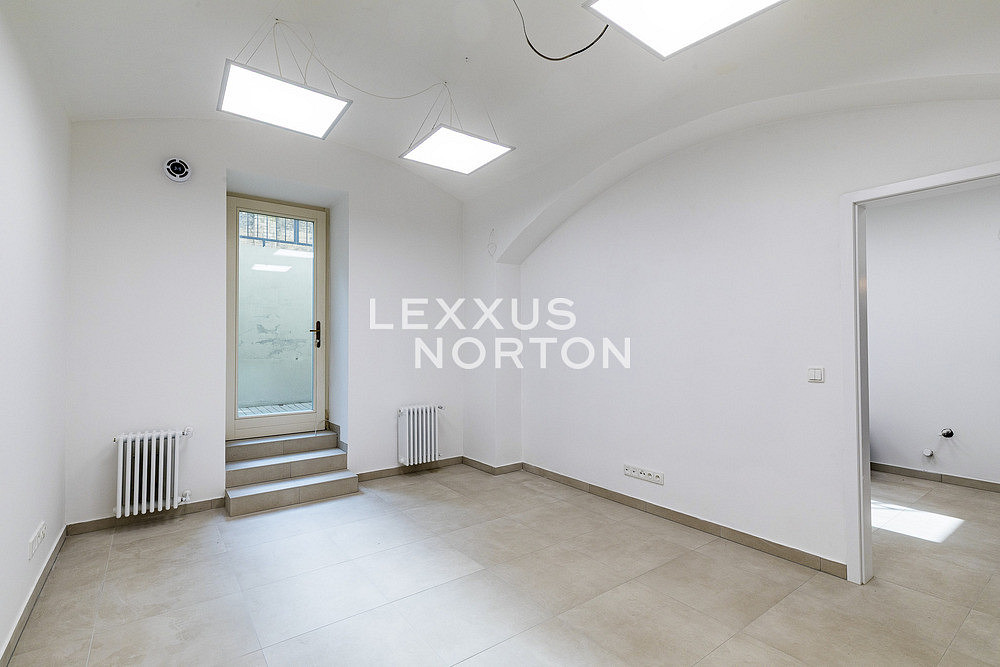 Prodej kanceláře 41 m² – fotografie 3