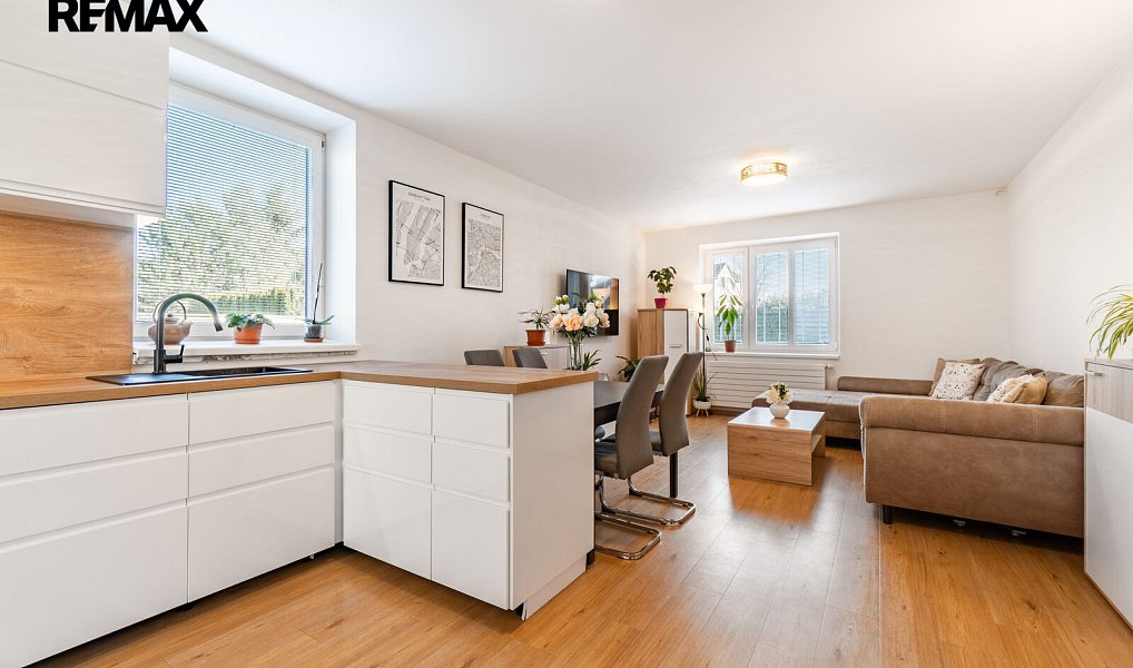 Prodej domu 163 m² s pozemkem 1 205 m², Šestajovice – náhled fotky 8