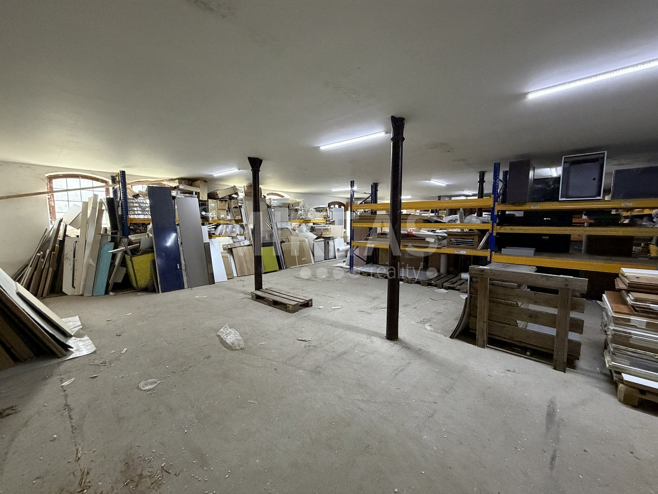 Pronájem výrobních prostor 324 m² — photo 2