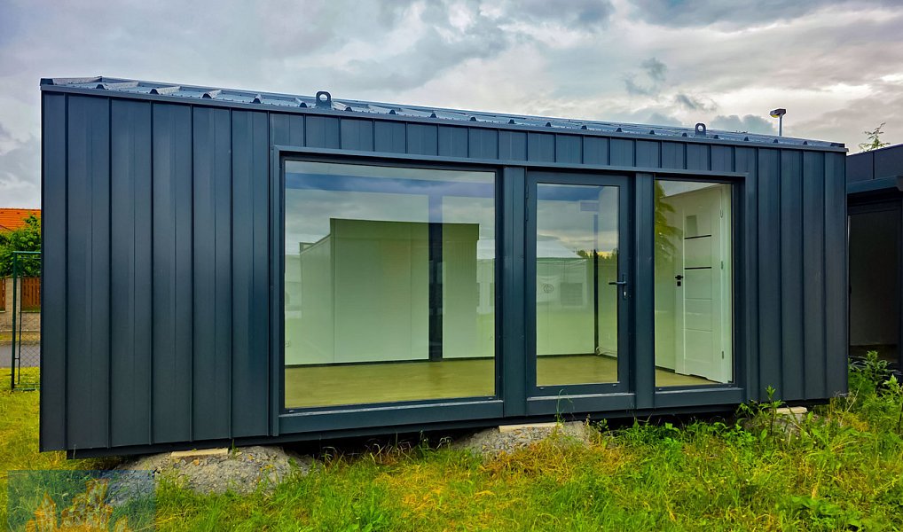 Modulový prefabrikovaný zateplený domek se sedlovou střechou a terasou, Zbuzany – náhled fotky 5