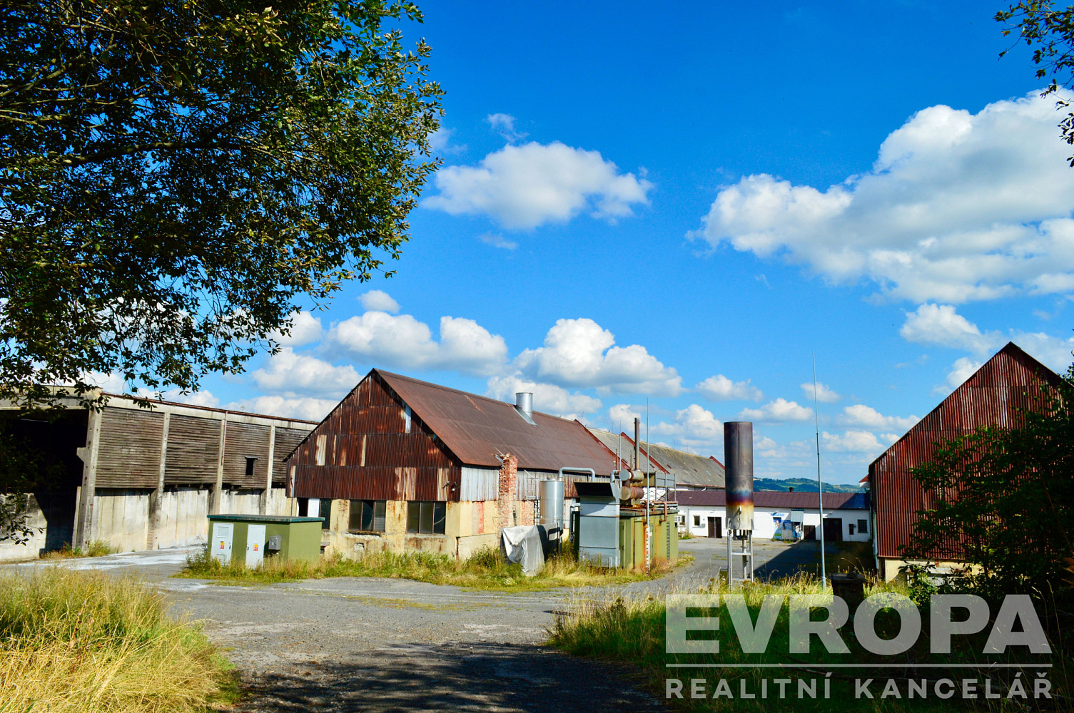Prodej výrobních prostor 100 m² – fotografie 3