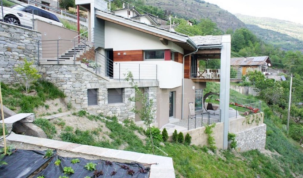 Prodej domu 472 m² s pozemkem 1 000 m², Chyňava – náhled fotky 2